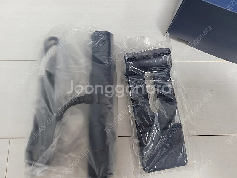 PS4 5억 한정판 카메라 신품 팝니다.--1