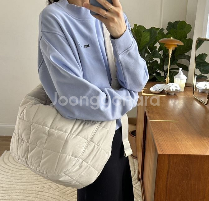코스 퀼티드 메신저백 립스탑 스톤--1