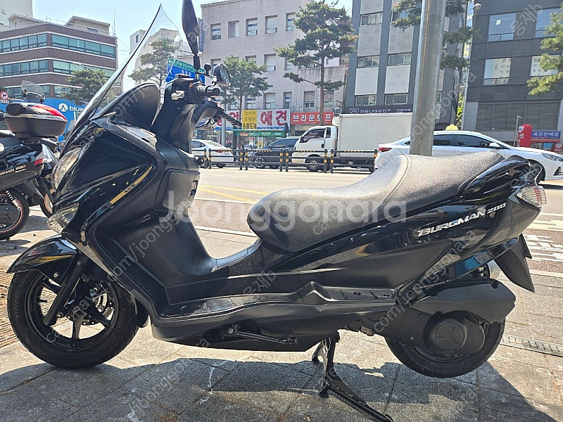 버그만 200 15년식 블랙색상 중고 판매합니다.--3