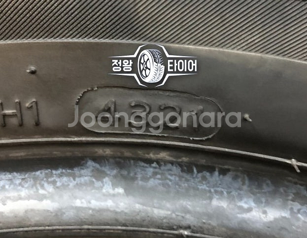 중고타이어 피렐리 신투라토 P7 245/45R18 5시...--5