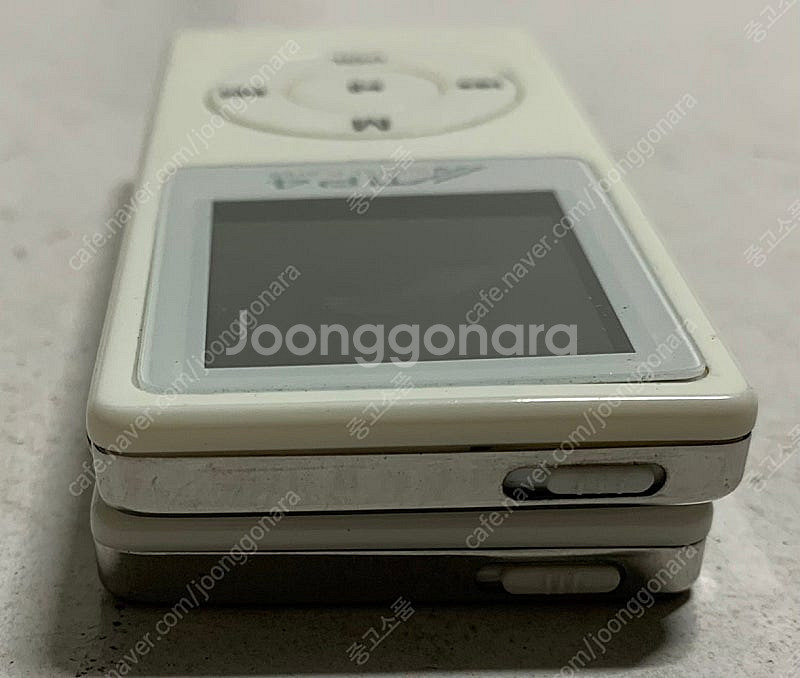 구형 MP3 화이트 칼라 부품용 또는 소품용 2대 일괄...--4