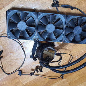 크라켄 X72 수냉쿨러