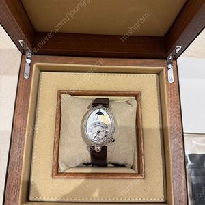 브레게 8908 네이플 화이트 골드 판매해요.