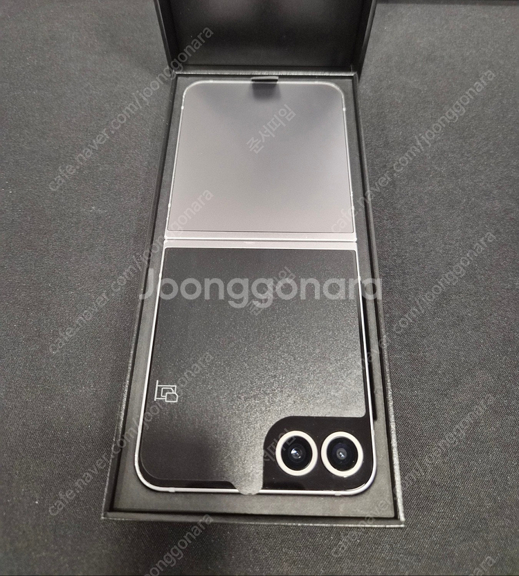 갤럭시 Z플립6 실버 256gb 풀박스 자급제 + 강화...--2