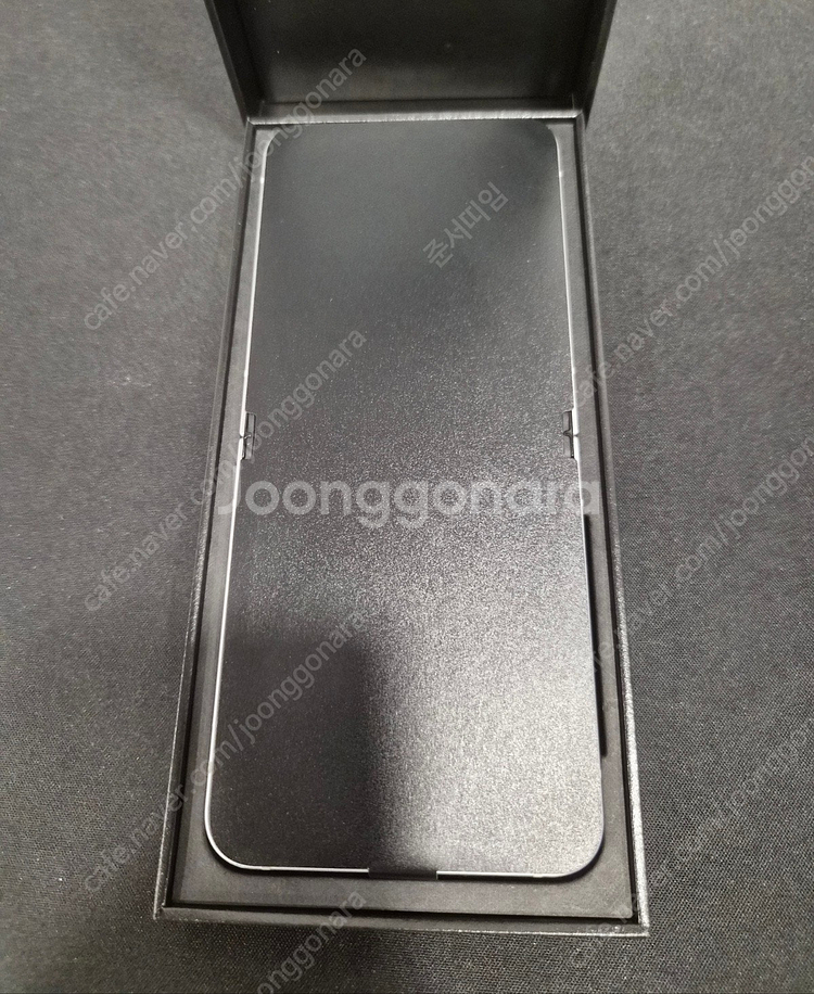 갤럭시 Z플립6 실버 256gb 풀박스 자급제 + 강화...--3