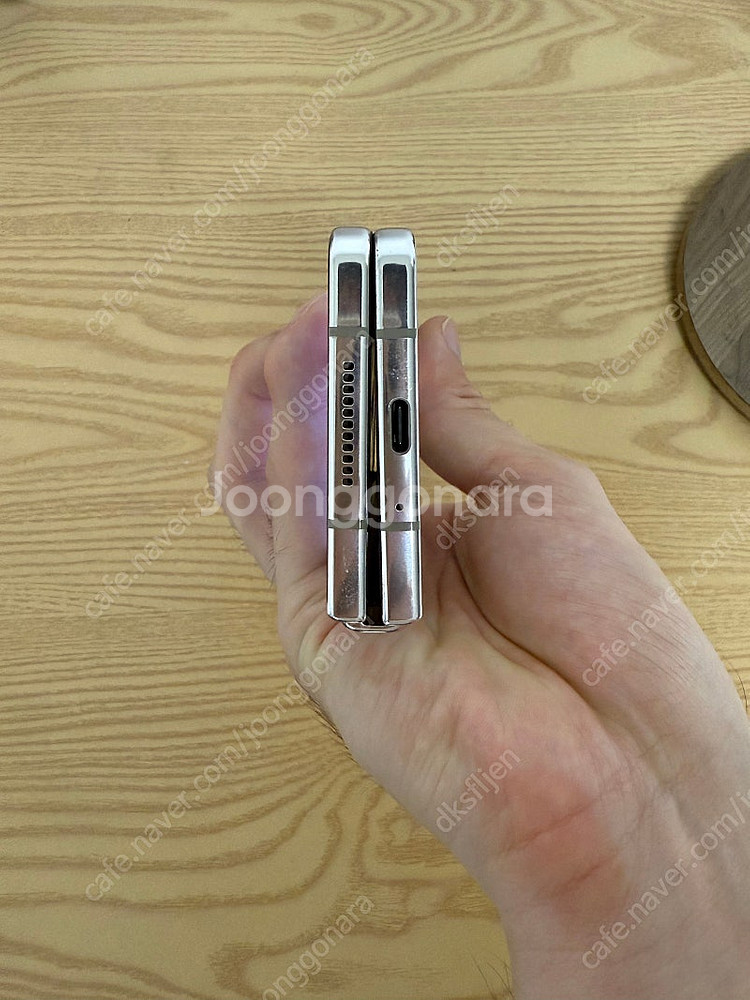 폴드4 256gb 내부액정 안나옴--4