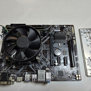 i3 8100 + 긱바H310보드 + 8GB 램 세트 (사제쿨러/백패널있음) 택포5만
