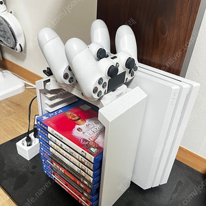 @@@플스4 pro 화이트, 듀얼쇼크, 충전거치대, 게임팩 판매합니다@@@