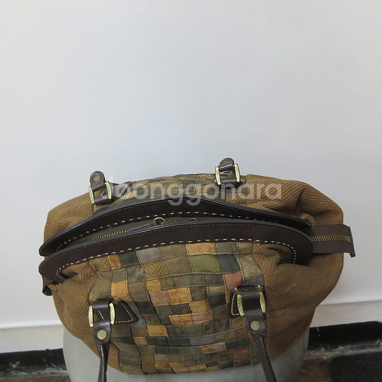 핸드메이드 천연염색 조각 퀼트 미디움 토트백--9