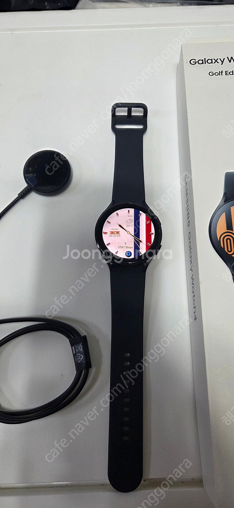 갤럭시워치4 골프 에디션 44mm 블랙 색상입니다.--0