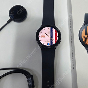갤럭시워치4 골프 에디션 44mm 블랙 색상입니다.