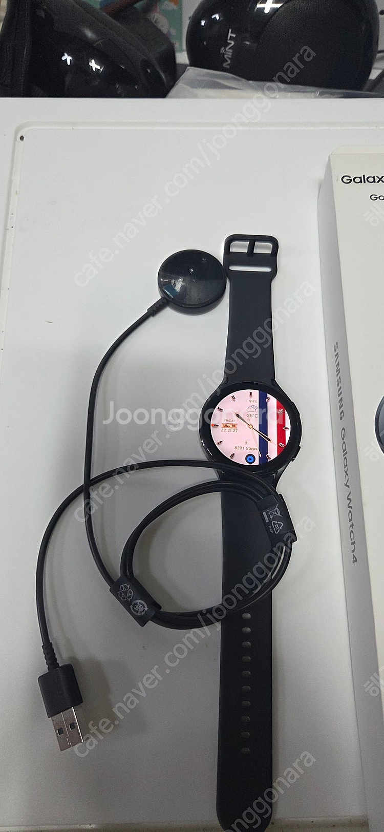 갤럭시워치4 골프 에디션 44mm 블랙 색상입니다.--2