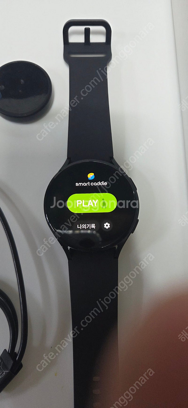 갤럭시워치4 골프 에디션 44mm 블랙 색상입니다.--6