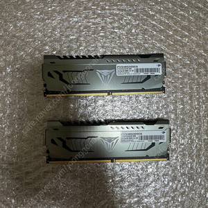 Patriot Viper DDR4 램 8GBx2 16기가 팔아요