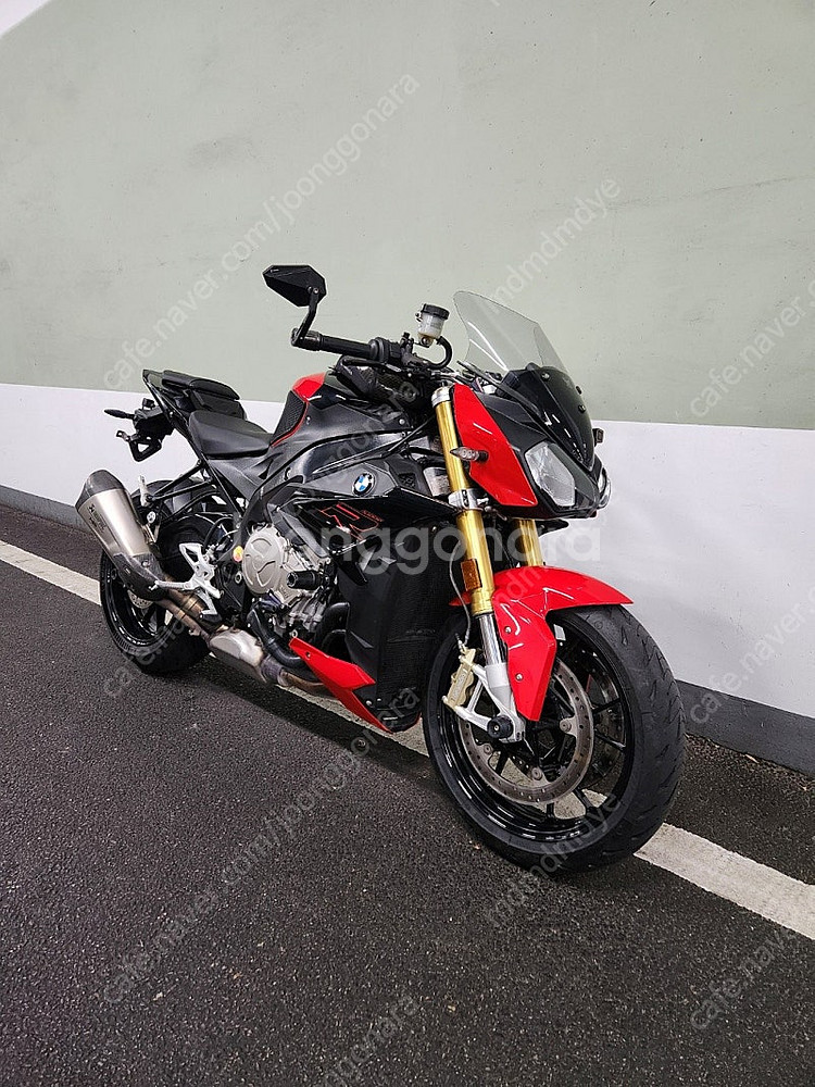 18년식 BMW S1000R (싱글알) 컨디션최상 판매...--0