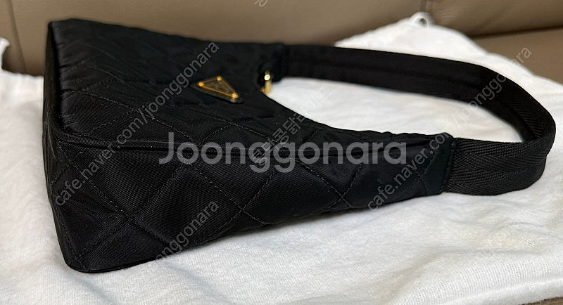 프라다 나일론 퀼팅 퀼티드 호보백 블랙--4