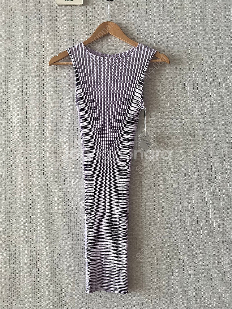 이세이미야케 스펀지 민소매 원피스--1