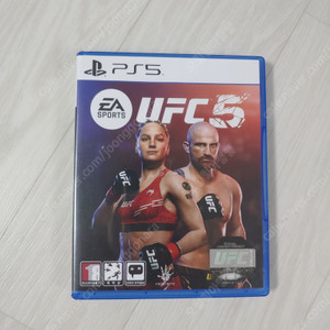 PS5 UFC5 팝니다 (35000원)