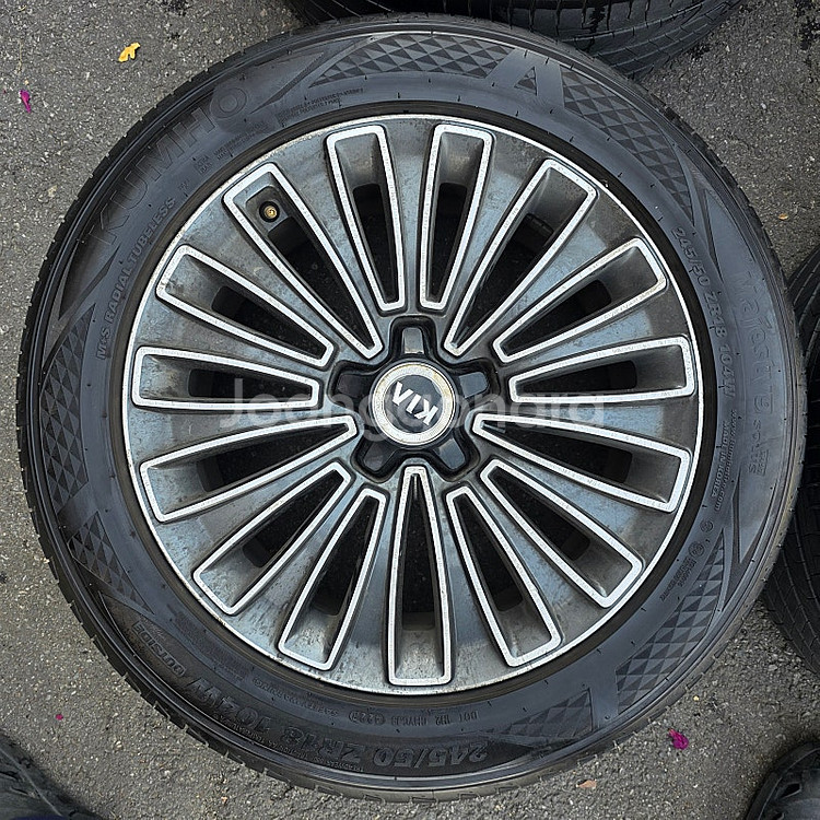 K9 18인치 중고 휠타이어 세트 팔아요 245 50 18--3