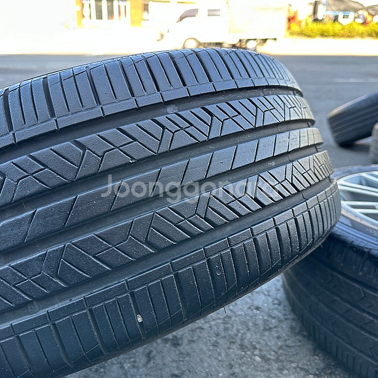 제네시스 G80 18인치 정품 휠타이어 세트 팔아요 245 45 18--5