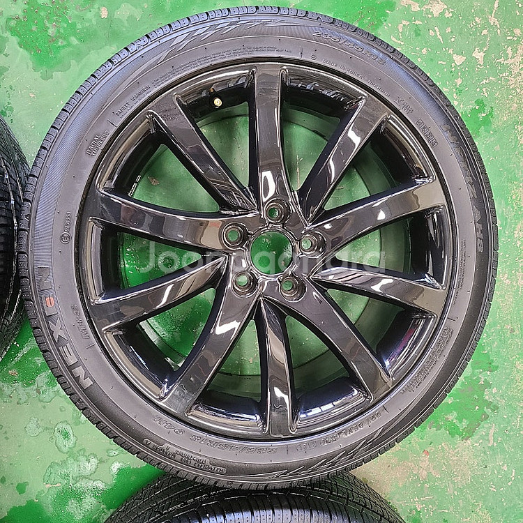 아우디 A4 18인치 블랙유광 휠타이어 세트 팔아요 245 40 18--1