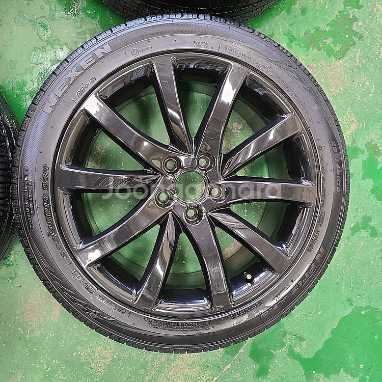 아우디 A4 18인치 블랙유광 휠타이어 세트 팔아요 245 40 18--2