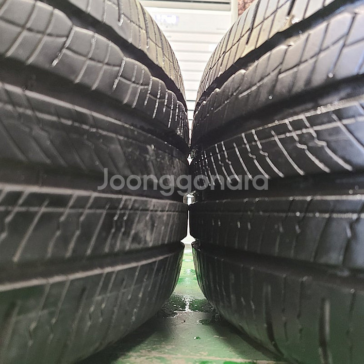 아우디 A4 18인치 블랙유광 휠타이어 세트 팔아요 245 40 18--5