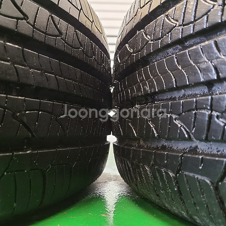 아우디 A4 18인치 블랙유광 휠타이어 세트 팔아요 245 40 18--6