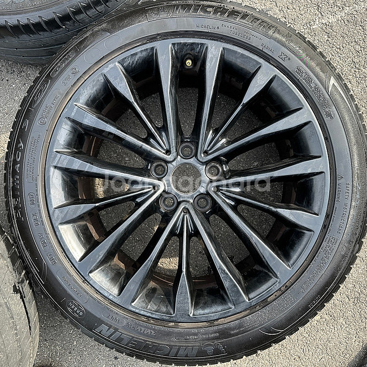 BMW 18인치 5시리즈 G30 블랙 중고 휠타이어 245 45 18--4