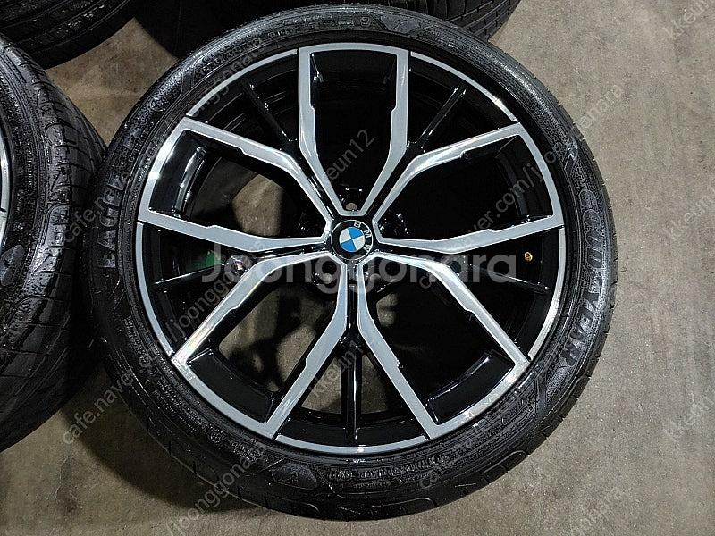 [판매] BMW G30 5시리즈 845M 19인치 정품...--2