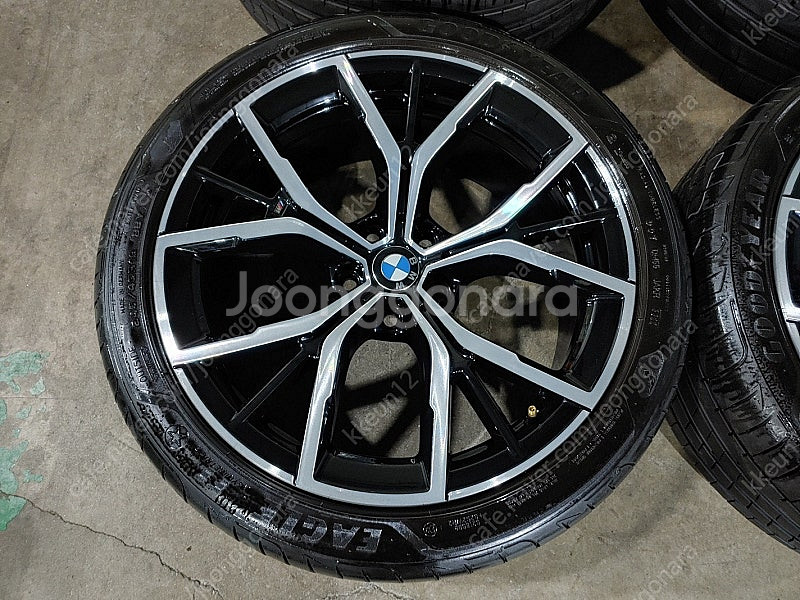 [판매] BMW G30 5시리즈 845M 19인치 정품...--3
