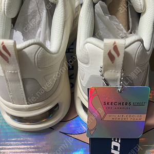 스케쳐스 여성 운동화 새상품 팝니다. 235사이즈