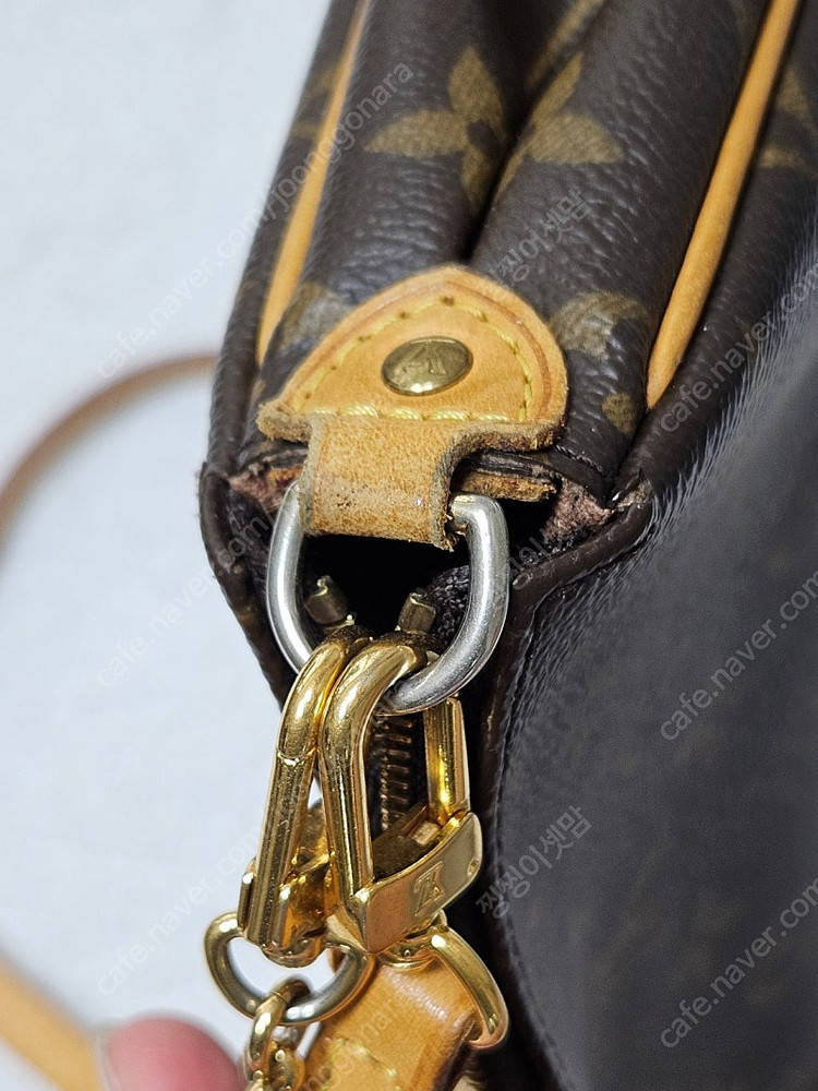 루이비통 에바클러치 이미지