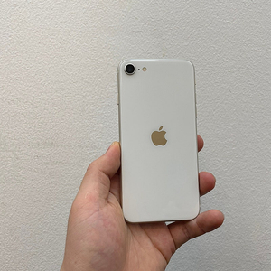 아이폰SE3 화이트 64GB 배터리94% 상태좋은 중고23만팝니다.