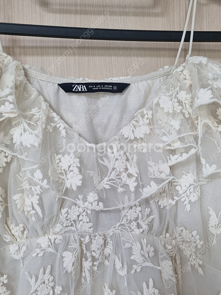 자라 오프숄더 블라우스--5