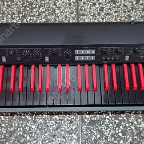 코르그 SV-1 SV1 88 블랙, 레드 리버스 리미티드 에디션 팝니다