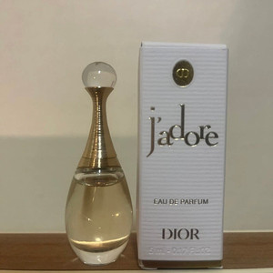 디올 자도르 향수 5ml 팝니다