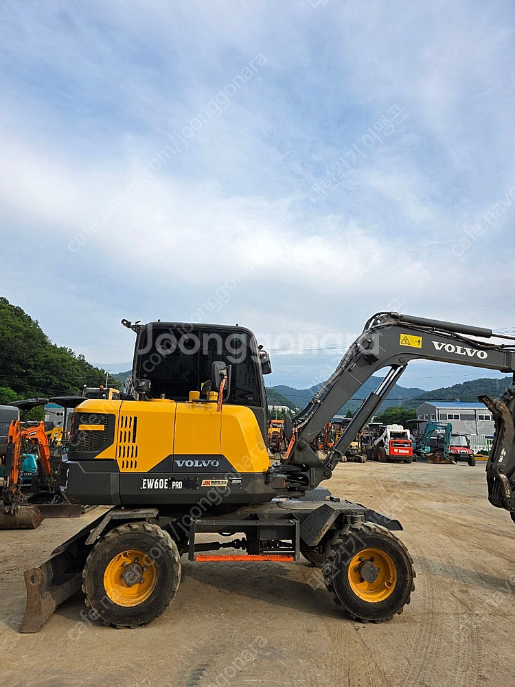 중고굴삭기 볼보 EW60EP 2021년식 특A급 안전클램프/코집/회라 장착 경북 고령소재 010-3563-6002--0