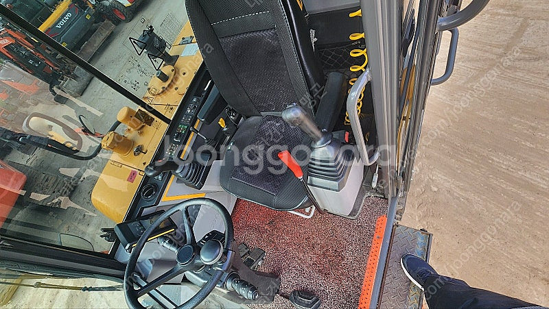 중고굴삭기 볼보 EW60EP 2021년식 특A급 안전클램프/코집/회라 장착 경북 고령소재 010-3563-6002--8