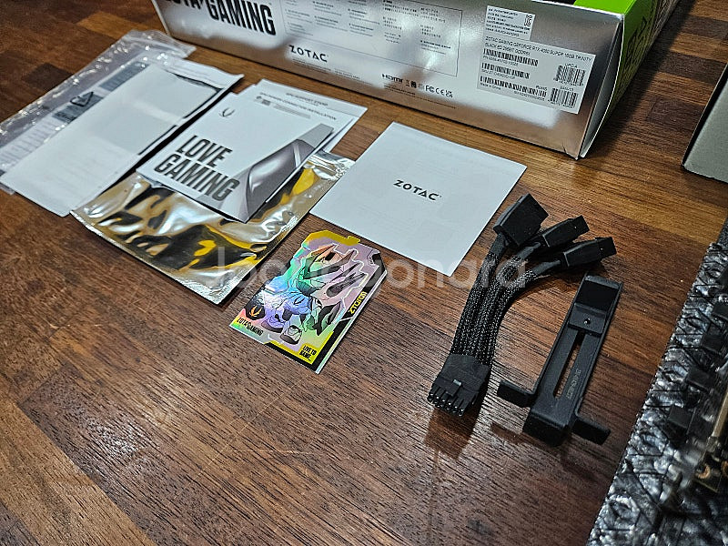 조텍 RTX 4080 SUPER 트리니티 풀박스 (신품...--4