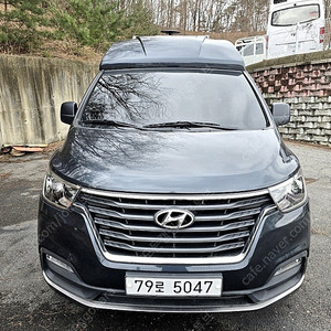 19년형 더뉴스타렉스하이루프3인승캠핑카(신규제작,인산철+온수매트+전체도색+정비끝)-전액할부됨