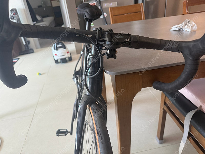 트리곤 다크니스 di2 울테그라 블랙 + 보라휠셋 이미지