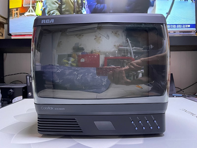 (새상품)옛날티비///초밀봉~9인치 레트로 칼라tv 판매합니다.RCA브라운관티비--8