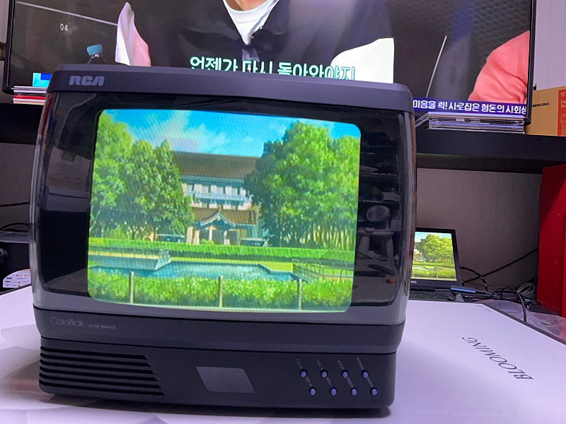 (새상품)옛날티비///초밀봉~9인치 레트로 칼라tv 판매합니다.RCA브라운관티비--9