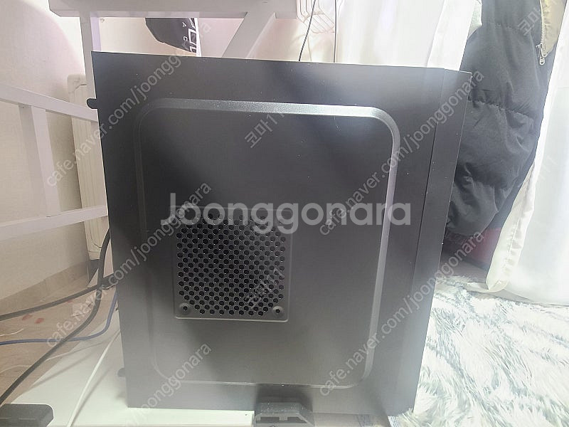 게이밍 본체 판매합니다 7500f 5060ti 실사용한...--0