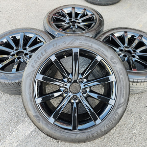 [판매] BMW F10 5 시리즈 18인치 순정 휠타이어 세트 팝니다. 245 45 18