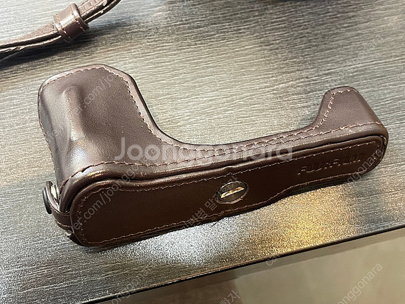 후지 x70 정품 케이스 blc-x70 고동색 팝니다--0