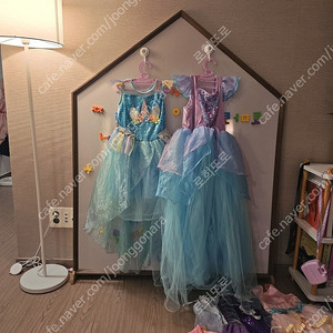 딸쌍둥이(자매) 안싸우고 입을만큼 충분히 많은 공주옷!