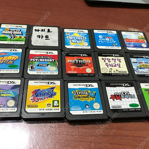 닌텐도 DS/3DS 게임칩,박스(별의커비,포켓몬스터) 팝니다.