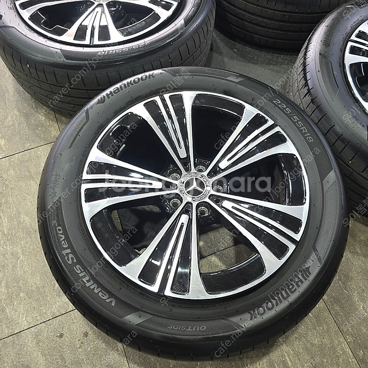 벤츠 W214 E클래스 18인치 휠 타이어 한대분 팝니다--1